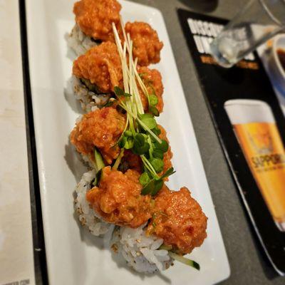 Spicy Tuna cut roll