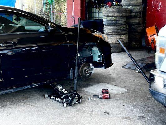 Changing the front tires of the vehicle