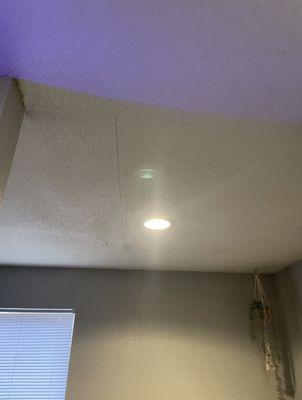 Concaved ceiling