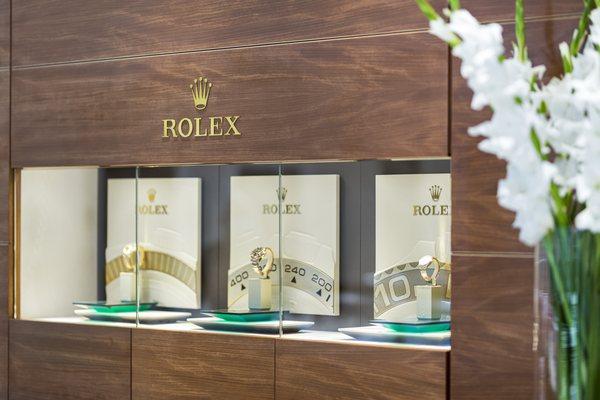 Tara Fine Jewelry Co. is an authorized Rolex Jeweler.