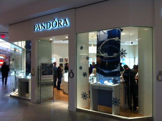 Pandora at the Springfield Town Center