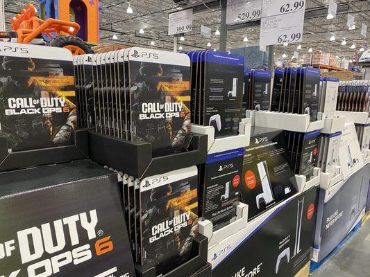 Plenty of PS5 and call of Duty 6