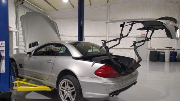 SL 600 in for vario roof service and engine mounts