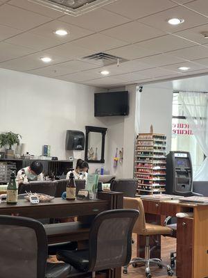 Hyde Park Nail & Spa