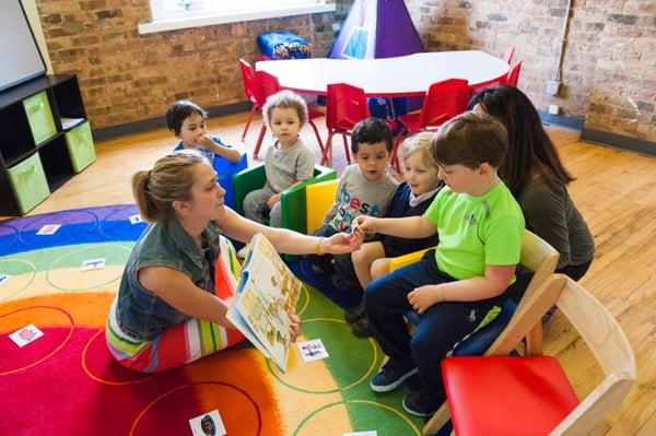 Speech therapist, Rachel Myatt, leading a playgroup at Lumiere Children's Therapy.