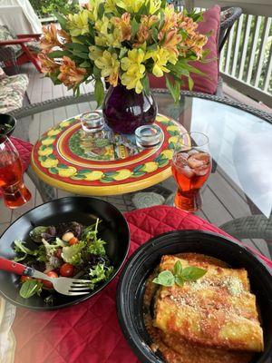 Canelloni and accompanying salad