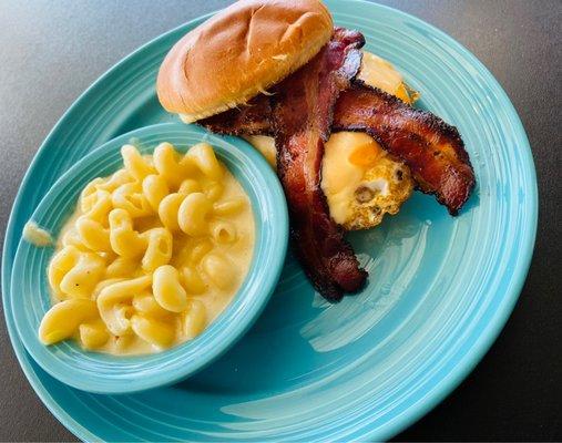 Fried egg bodega with peppercorn bacon and fusilli Mac n cheese on the side