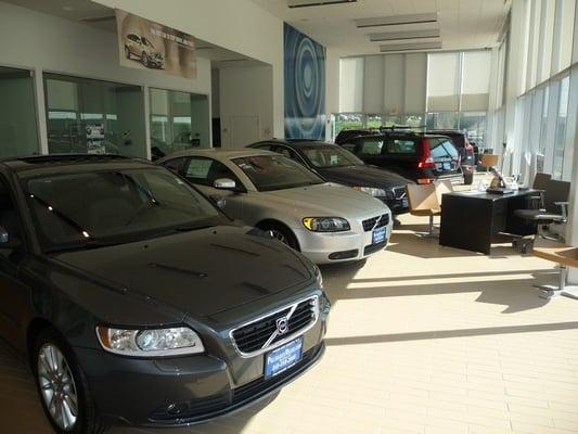 Palisades Volvo Showroom