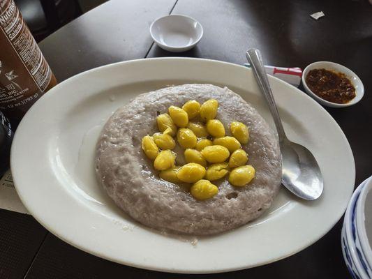 Mashed Taro & White Nuts