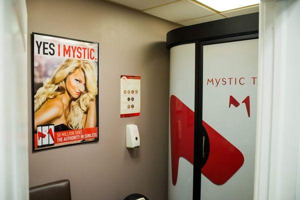 Private mystic spray tan booth