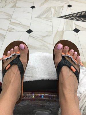 I've been looking for a Fabulous Pedicure and I need to look no more!  Van is conscientious and very detailed.  Perfect Pedicure!