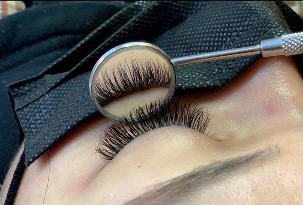 Fluffy Hybrid Lashes by Elena!