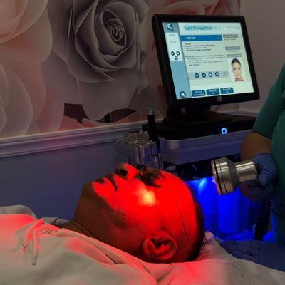 Hydrafacial with Red Light