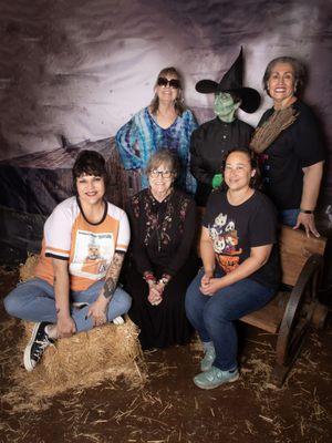 Ghouls for Drools Saturday, October 12, 2024 Photo Opportunity with The #WickedWitch Professional #Pet Pics by Ale at Oaks #Photography