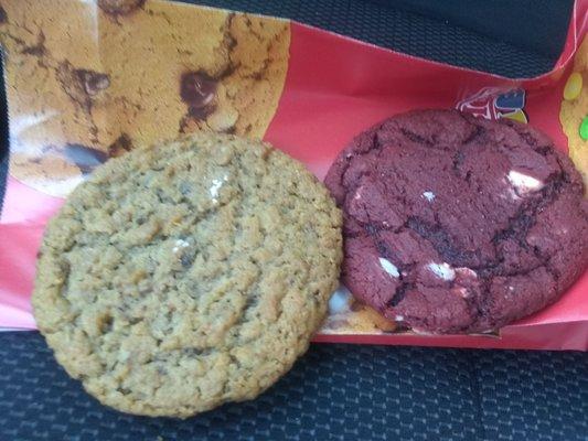 Oatmeal Walnut and red velvet cookie