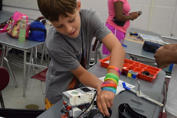 Lego Mindstorms at Wow Science tech camp