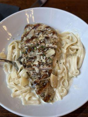 Fettuccine Alfredo with chicken