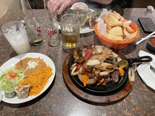 Fajitas, chips & pastor tacos