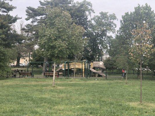 Playground play set