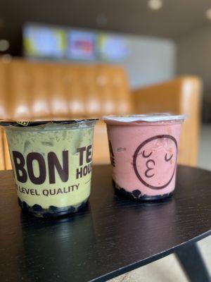 Matcha milk tea (green tea) and berry berry milk smoothie