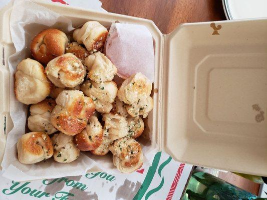 Garlic knots