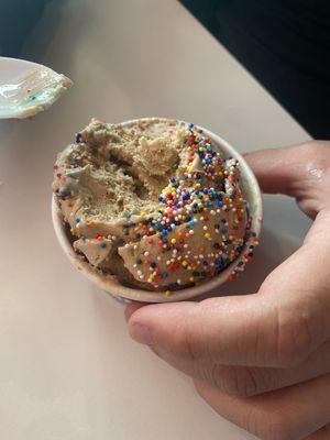 Cinnamon ice cream with sprinkles