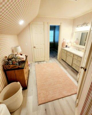 guest bathroom wallpaper & remodel