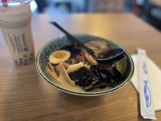 Black garlic ramen