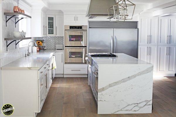 A beautiful Modern Kitchen in Rancho Palos Verds, California.
 by Supreme Remodeling 2017