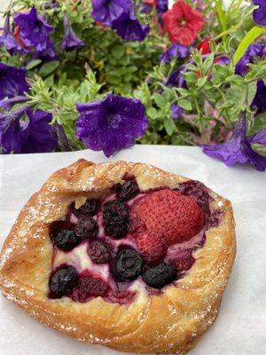 Mixed Berry pastry