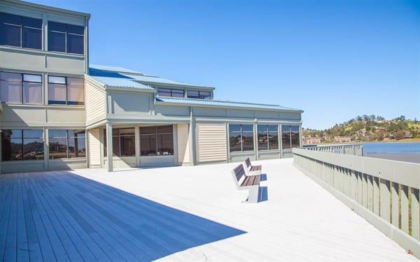 Large wrap around desk overlooking the bay!