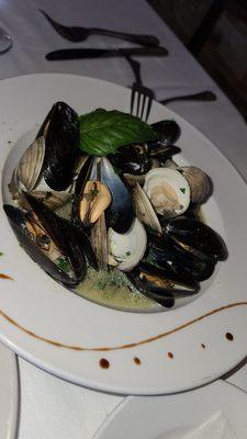 Clams & Mussels Appetizer