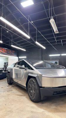 :: TESLA CYBER TRUCK::
TINTED 3M CERAMIC IR FILM
ALL SIDE & ROOF : 30%