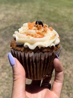 Vegan carrot cake cupcake