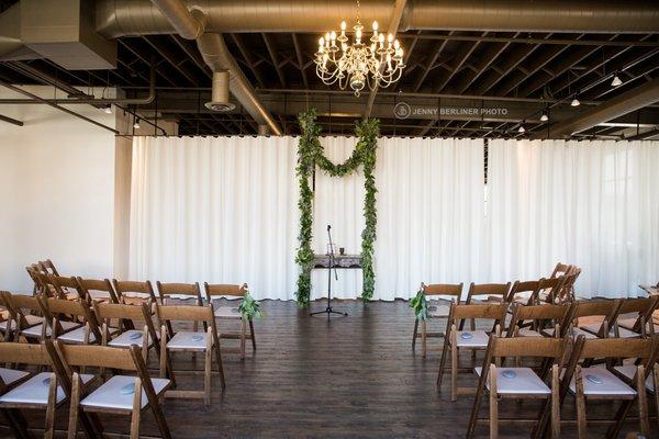 Special thanks to Jenny Berliner Photography for these beautiful pictures of a wedding ceremony at the Arbor Loft!