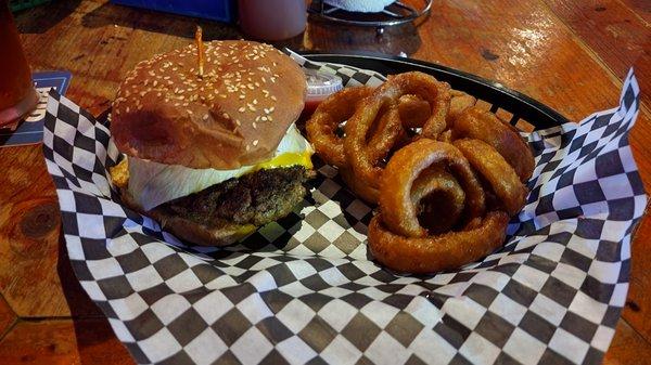 Cheeseburger with Onion Rings