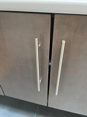 cabinet door gap