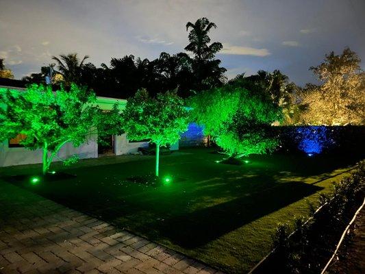 Looking for enhance your landscaping at night? Do not hesitate in call us, we can do a really good illumination work!!