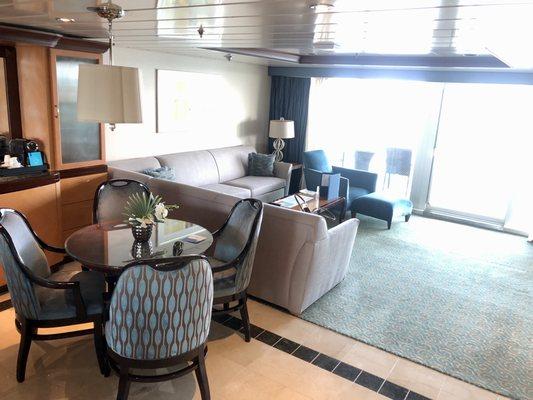 Liberty of the seas suite # 1320- great cabin suite, huge! Clean with a great shower and Tub.