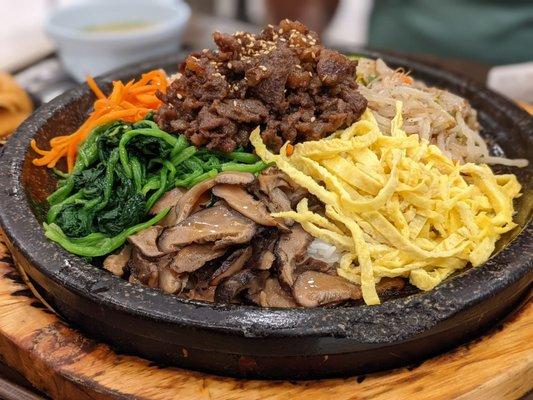 Hot stone bowl bibimbap - beef