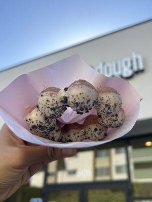 Cockles and cream mochi dough.. so good!!