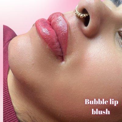 Bubble lip blush