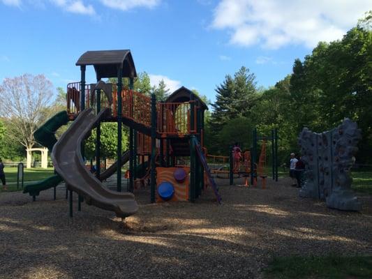 Parents: A+ playground alert!