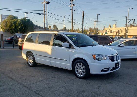 2017 Chrysler Town & Country