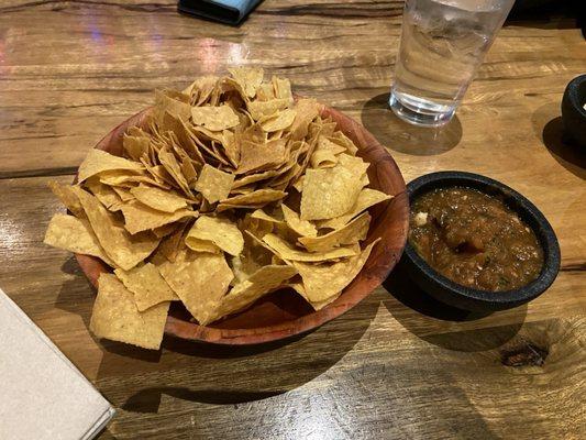 The chips and salsa.