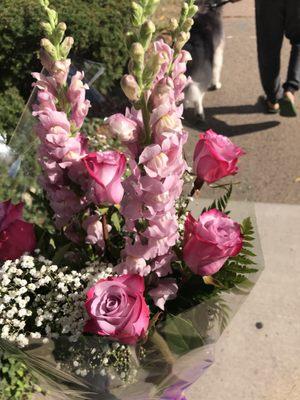 Friendly staff, amazing variety of flowers to choose. 11/10 recommended!!