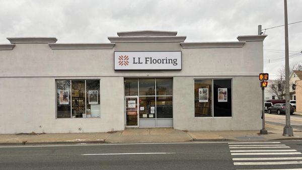 LL Flooring #1294 Freeport | 137 East Sunrise Highway | Storefront