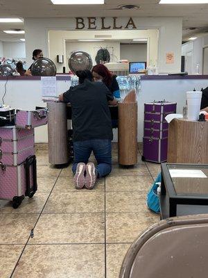 Omg this was so sad, was here doing my nails and notice how the students don't have enough chairs for themselves.