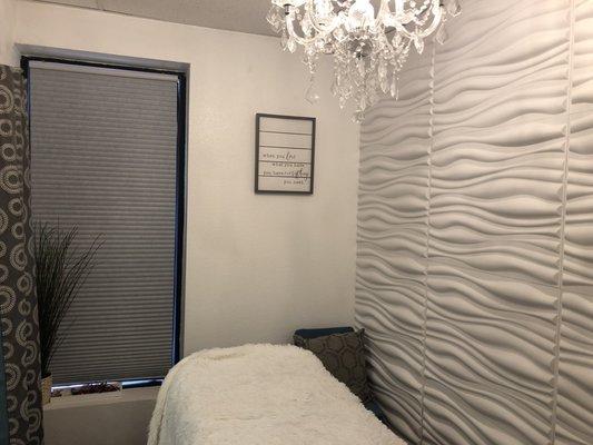 Head2toes has a beautiful 5  treatment room !