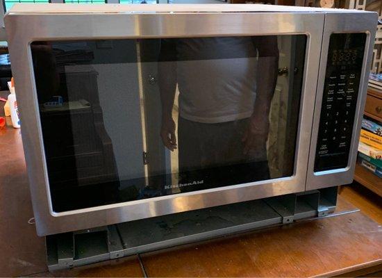 We transported the microwave to a table so Steve could work on it more easily.